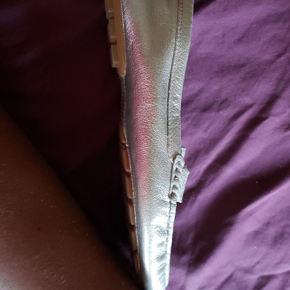 Shoe - Picture 2 of 4